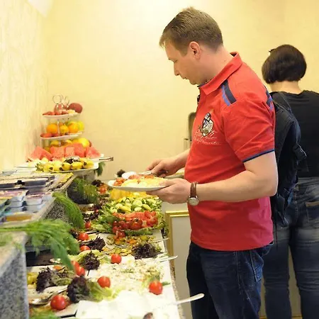 מלון Ethnica Old 2*