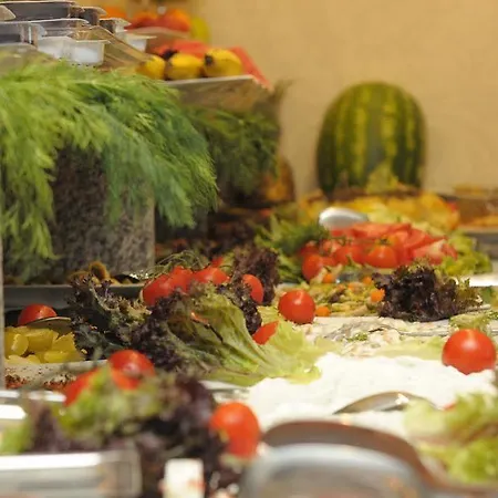 מלון Ethnica Old 2*