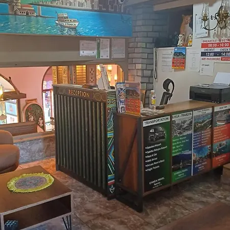 호텔 Ethnica Old 2*