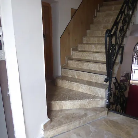 호텔 Ethnica Old 2*